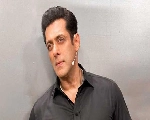 Salman Khan के फार्म हाउस में 2 संदिग्ध ने की घुसने की कोशिश, पुलिस ने किया गिरफ्तार