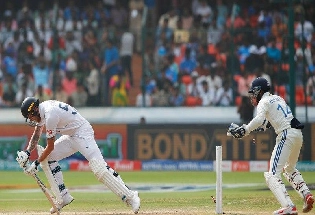 218 पर सिमटी इंग्लैंड की पारी, 60 ओवर भी नहीं खेलने दिया भारतीय स्पिनर्स ने